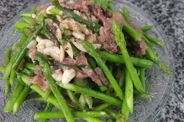 Măng xào thịt bò